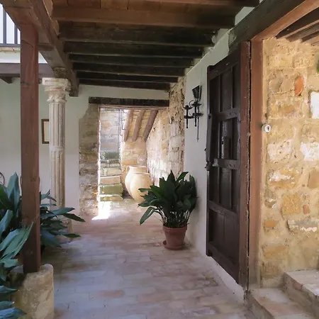 Turisticos El Losal Ubeda (Andalucia)